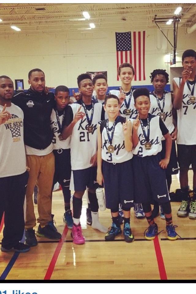 KeyLifeHoops's tweet photo. #TBT #KCKeys @Drive5Sports #Champs 🔑🏀🏆 #KeyGang #KeysNation http://t.co/3eiufGfhYb