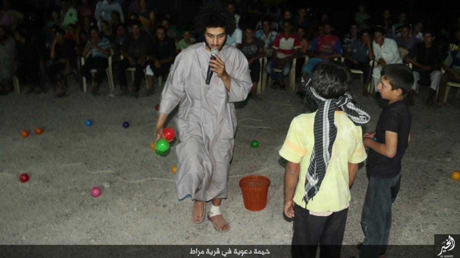 terror_monitor's tweet photo. #SYRIA
#ISIS Terror Group Released Photos Claims Their Entertaining Activities In #Murath Village Of #DeirEzzor http://t.co/WUJt42K0Na