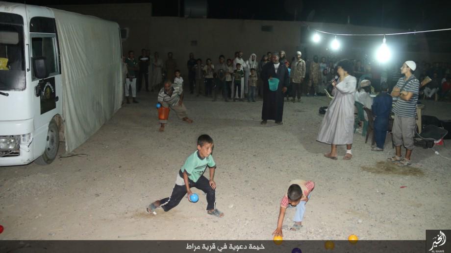 terror_monitor's tweet photo. #SYRIA
#ISIS Terror Group Released Photos Claims Their Entertaining Activities In #Murath Village Of #DeirEzzor http://t.co/WUJt42K0Na