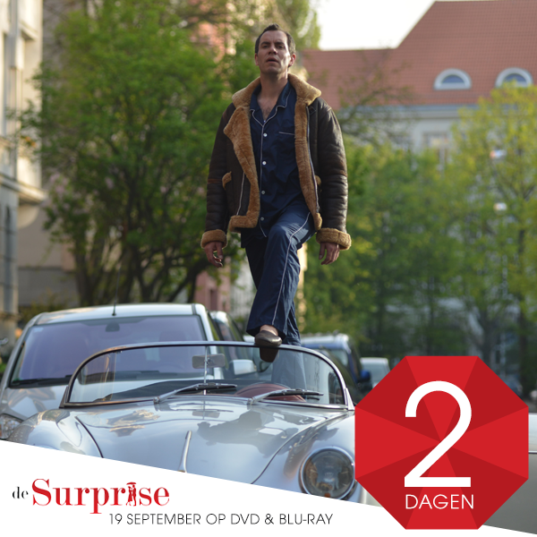 DeSurpriseFilm's tweet photo. Jacob (@eenjurk) is helemaal van slag als hij Anne (@GVerbaan) leert kennen. #DeSurprise http://t.co/gBCnVHvfeH