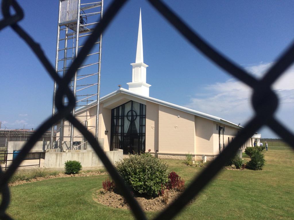 lukeharris's tweet image. #GLS15 site at Angola Louisiana State Penitentiary. 500 inmates are gathered here today to grow in leadership @wcagls