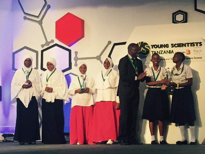 FGilsenanIRL's tweet photo. Girls sweeping boards in the biological/ecological category #YST2015 http://t.co/M5SAClkewg