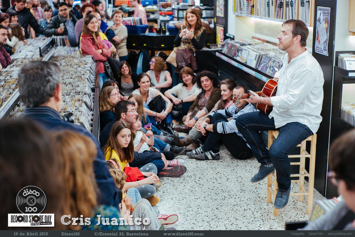 disco100bcn's tweet photo. Cantant #Fausta a Disco 100! @crisjuanico #cantamunacanço #recordstoreday2015 #rsd2015 #PetitsConcertsBarcelona http://t.co/pDxHKSmh1g