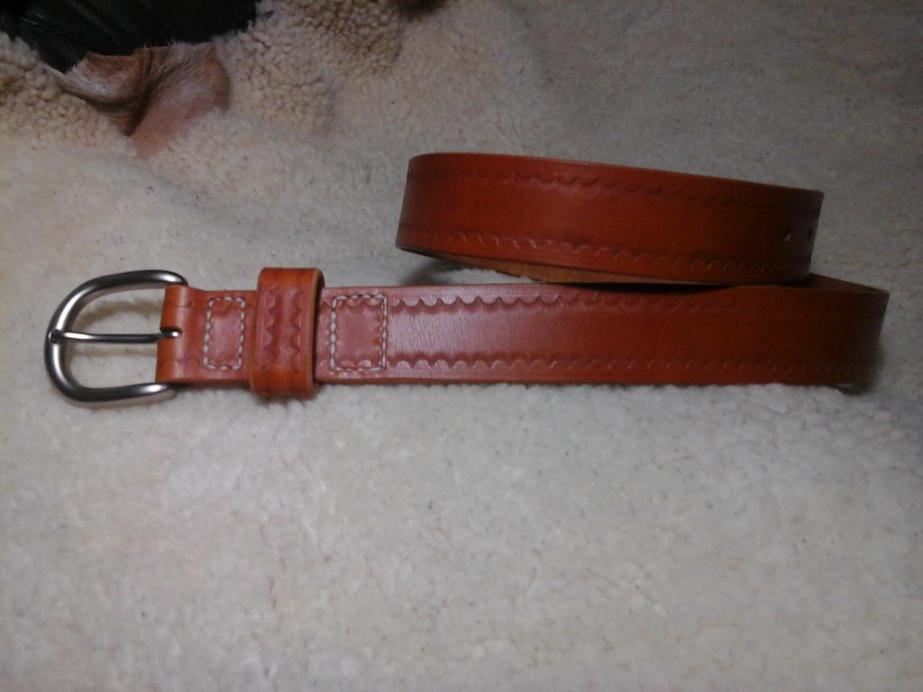 bernipiel's tweet photo. Cinturón color avellana mateado y cosido a mano.Artesania auténtica. http://t.co/06H2hDQmJD