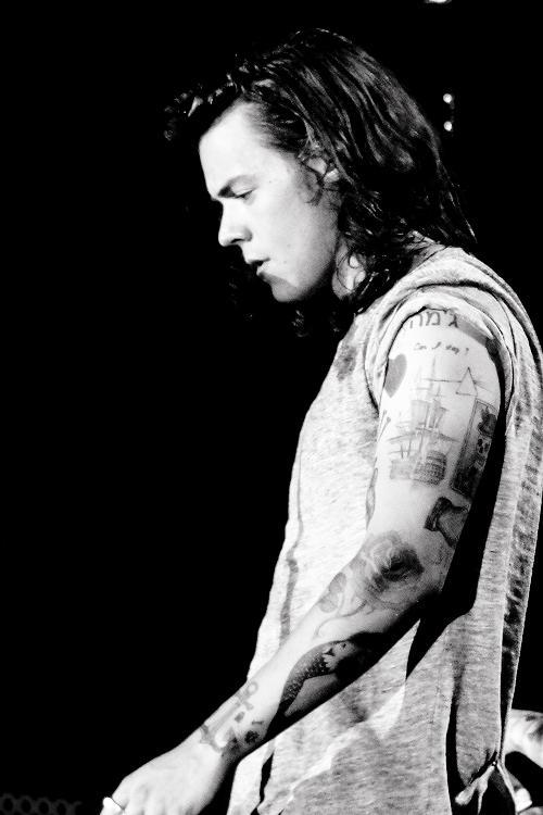 Starting over, can I get some retweets please? Maybe I'll reward you.. X H