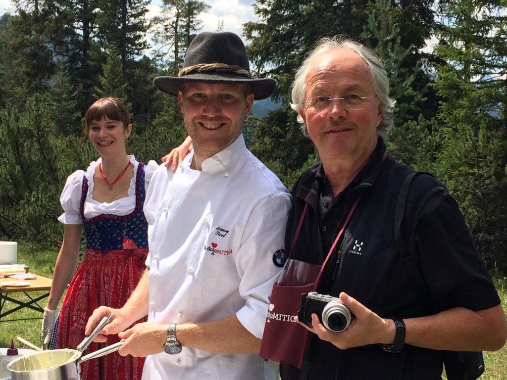 ConcettaBonaldi's tweet photo. #ladolomitica #picnic #rosaalpina #sancassiano #altabadia #ciasasalares #hoteldiana #cortina http://t.co/j8HwVXqAYN