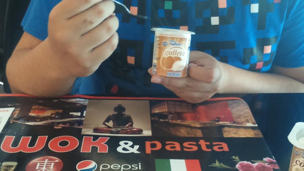 GemaCFelipe's tweet photo. Comiendo en el wok&amp;pasta me he encontrado marca hacendado por todos lados, es esto legal @Mercadona? http://t.co/GA709MIUEb