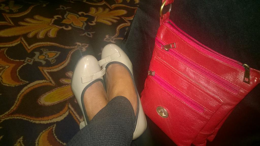 kapurbh's tweet photo. #shoefie.Time for your best foot forward.#Courtrip http://t.co/qB3ihfUKhf