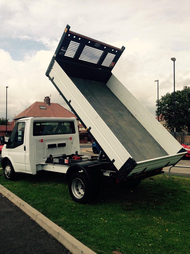 Fordvanstaxis's tweet image. Ford Tipper £16491+ vat, only has 7500 miles on the clock the Tipper is in A1 condition #fordtipper #buildercom