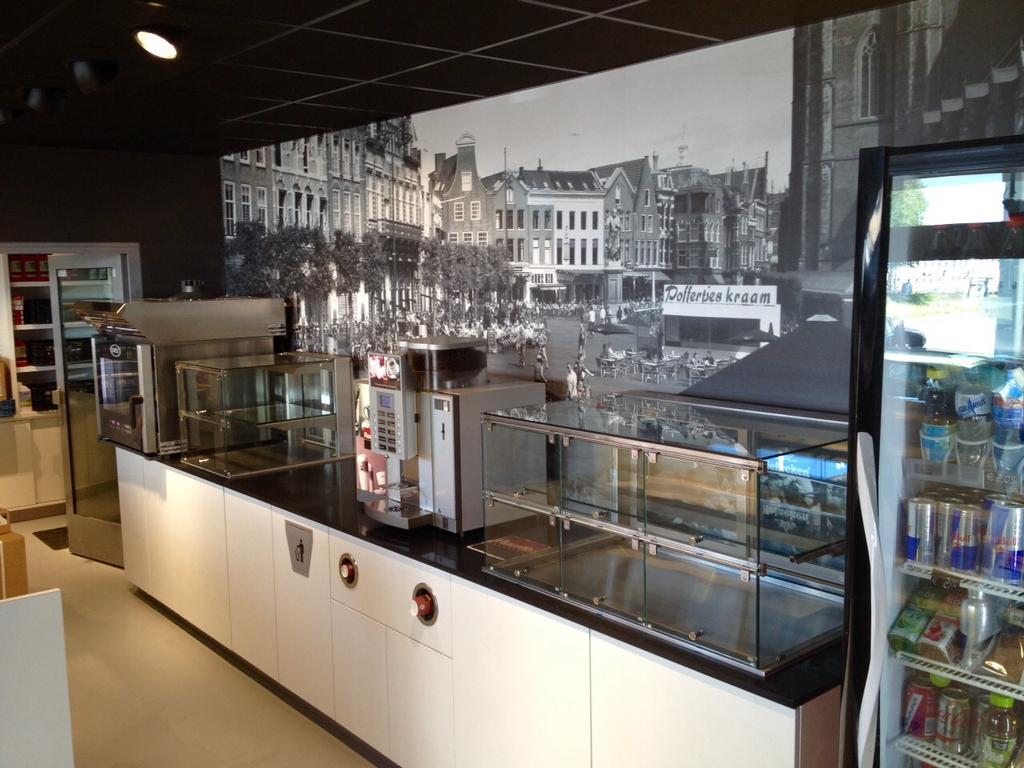 OKHaarlem's tweet photo. Kijk eens hoe mooi!!! Ook de koffie automaat is weer aangesloten. #OKHaarlem http://t.co/bF54BlZC8U