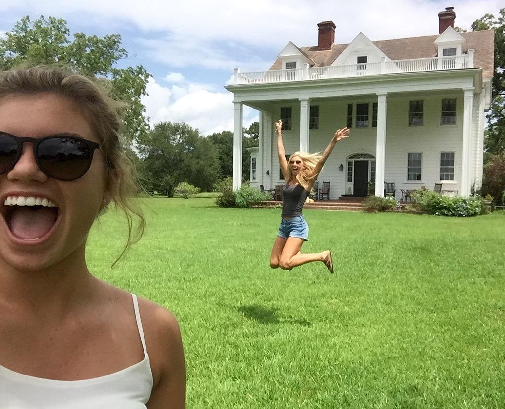 nikkipeitz98's tweet photo. If you've ever seen the famous movie The Notebook, you'll know where I was today. http://t.co/qprNNrBMnG