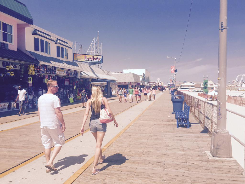 Beautiful afternoon - Partly cloudy, temps in the low-80s, cool ocean breeze...

Hope to see you here this weekend!