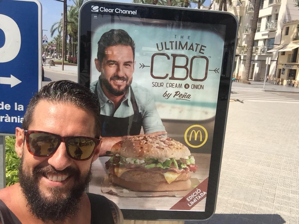 PenaChef's tweet photo. Exitazo en Sitges !!! #PeñaPorEspaña #mcdonalds http://t.co/jrNxcWeQFB