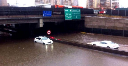 telodamus's tweet photo. ¿como está su sector?¿clases mañana?¿q tal la lluvia? Opine  225441341-1342 @Candela_FM @Siliconvalle #QuienLoDiria http://t.co/pGT0kVq3Y5