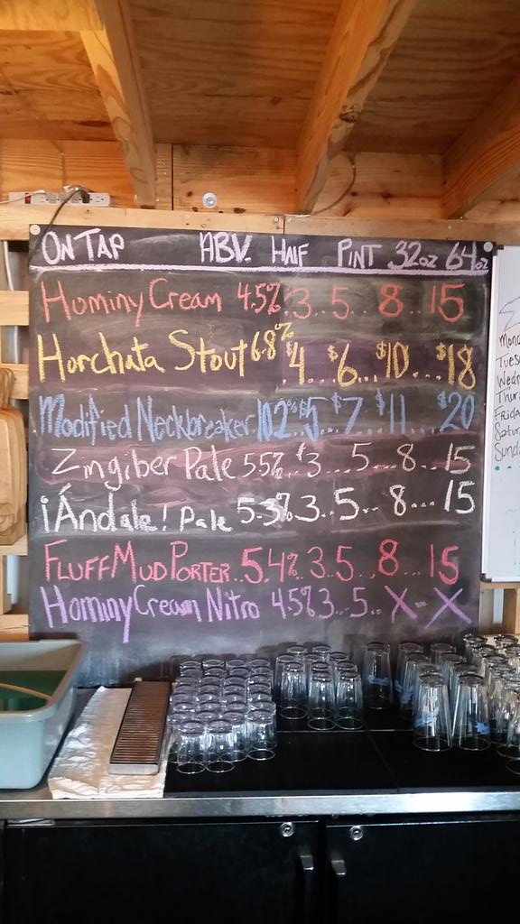 fbbcmichael's tweet image. Open from 4-9pm!  Rain can't stop a good time or a good pint! #chsbeer #thirstythursday #raindance #scbrewers