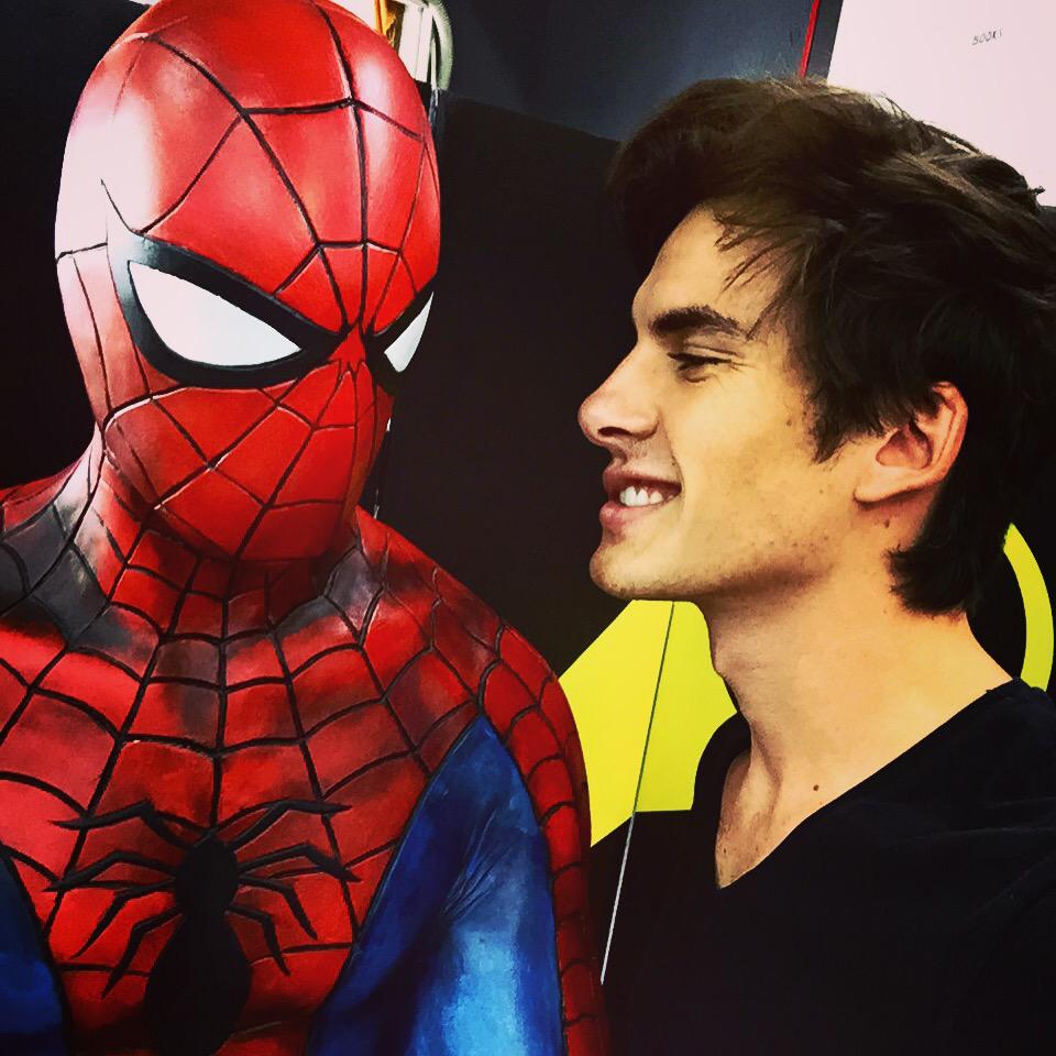 dvicioficial's tweet photo. Hey araña!! http://t.co/ug0PpHbxyA