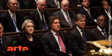 ARTEde's tweet image. Kabinettskollegen oder Feinde? Tom Dawkins im Kreise seiner Minister. #SecretState, Folge 3: ow.ly/Qzm3q