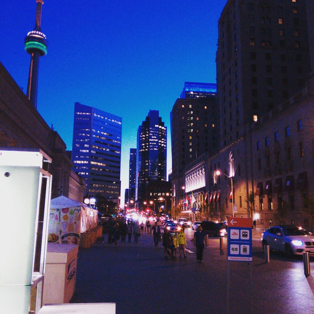 JazzAccent's tweet photo. Union station is done. Toronto is a great city. #TorontoTheGood http://t.co/0nDgzv4Wy3