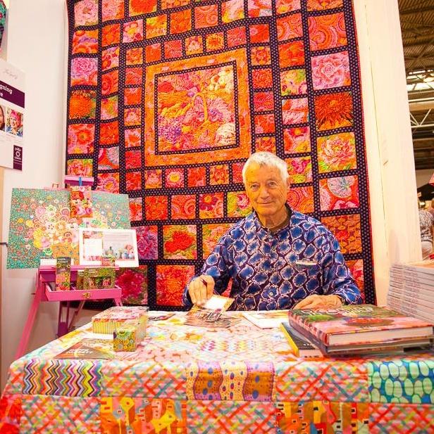 FashionTextile's tweet photo. The quilting &amp; patchwork stars are out in force @festivalofquilt 2015 #kaffefassett #lifeincolour http://t.co/fC6dkWL4sV