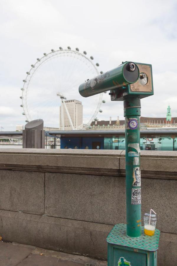 MarvelSpain's tweet photo. Si pones atención a los pequeños detalles, te puedes sorprender. #AntMan y @Slinkachu viajan por Londres de nuevo. http://t.co/8GFX9JWxsv