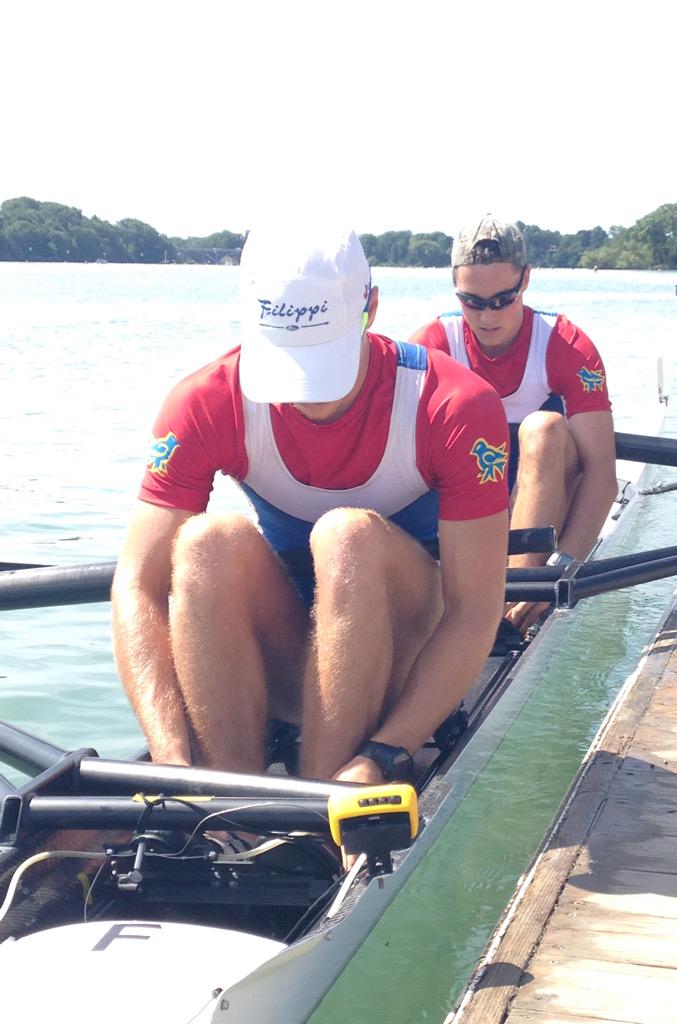 VikesRow's tweet photo. @andjhendrickson @agmuth set up to race the sr LM 2- http://t.co/m9gS6d8GNu
