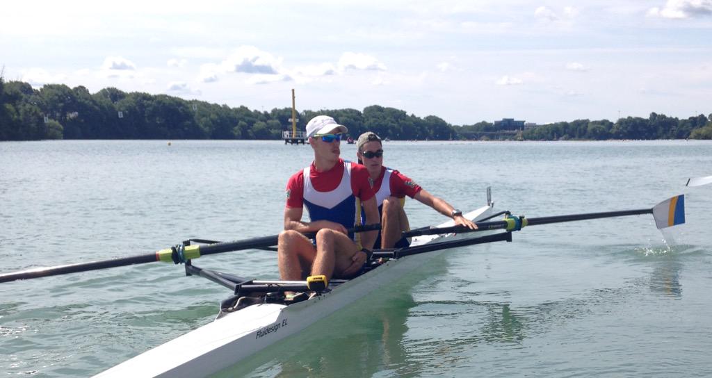 VikesRow's tweet photo. @andjhendrickson @agmuth set up to race the sr LM 2- http://t.co/m9gS6d8GNu