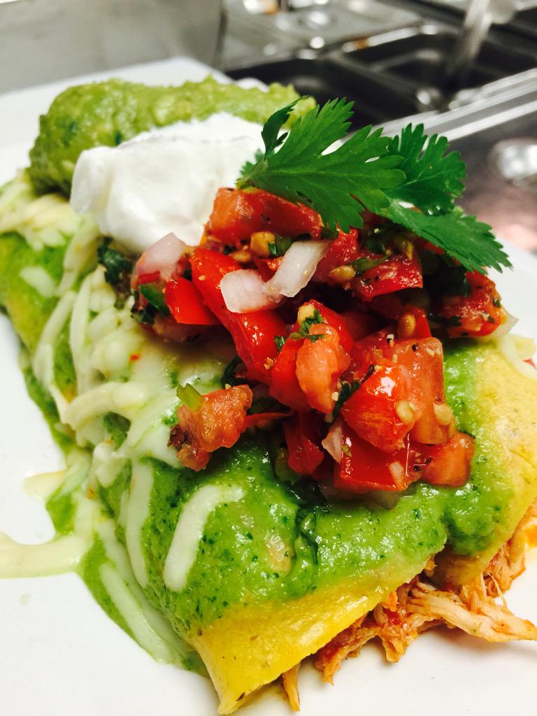 ChefRaulH's tweet photo. Chicken tinga enchiladas w/salsa verde pepper jack pico guacamole and sour cream @nochebrookhaven @h2srestaurants http://t.co/p65U3pCh11