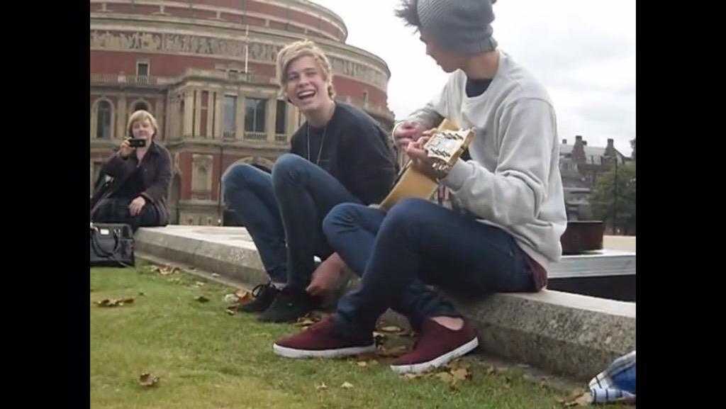 Solarlashton's tweet photo. ft calum http://t.co/623wGFPatd