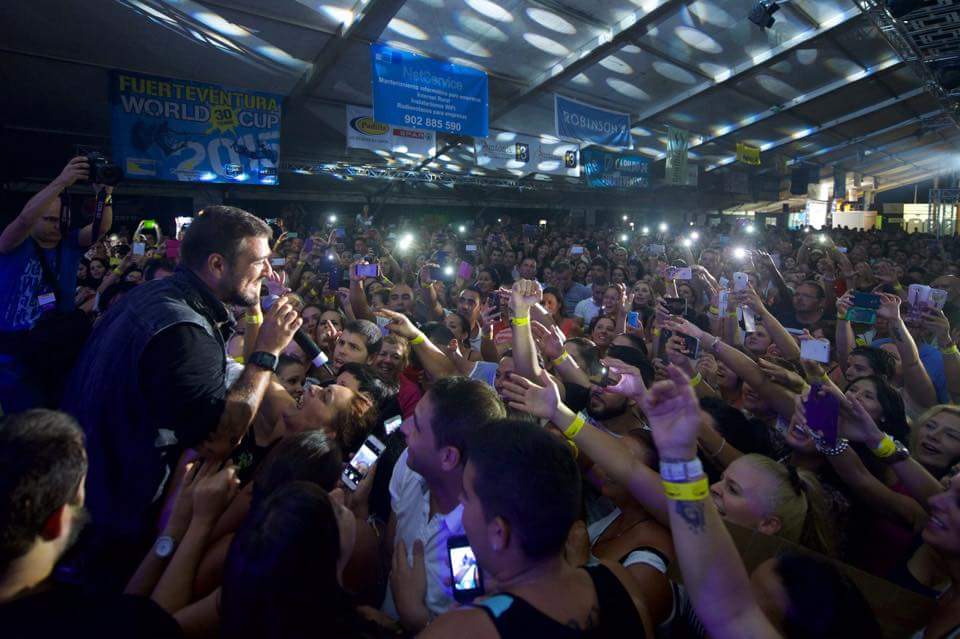 orozcocanarias's tweet photo. Fotazasss

#LaCarpa2015 #FUERTEVENTURA 

FOTOGRAFO CARLOS DE SAA.

@antoniorozco http://t.co/pRhd9PzrmY