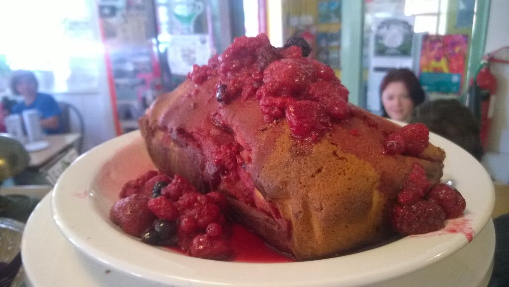 EmbassyCafe's tweet image. #gbbo inspired Madeira, topped w syrupy berries, baked by our lovely volunteers! #CCYCP #Cardiff #Cathays #community
