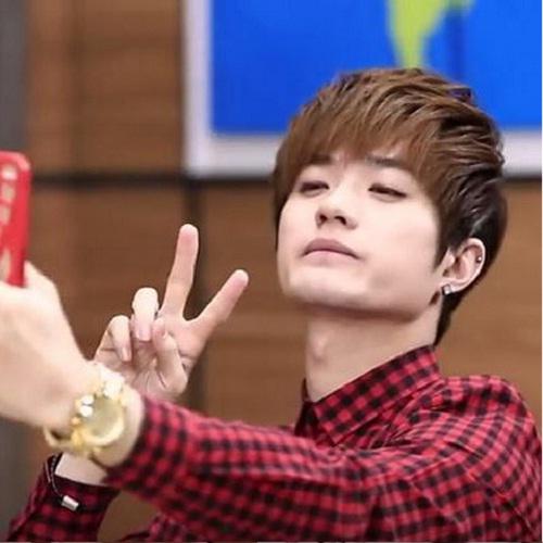 LoveLeeLovers's tweet photo. [NEWS] @MerahPutihCom: @LeeJH_2107  Bikin Tato sebagai Ucapan Syukur http://t.co/m9BrgwfSyH http://t.co/Hh55geiPrN