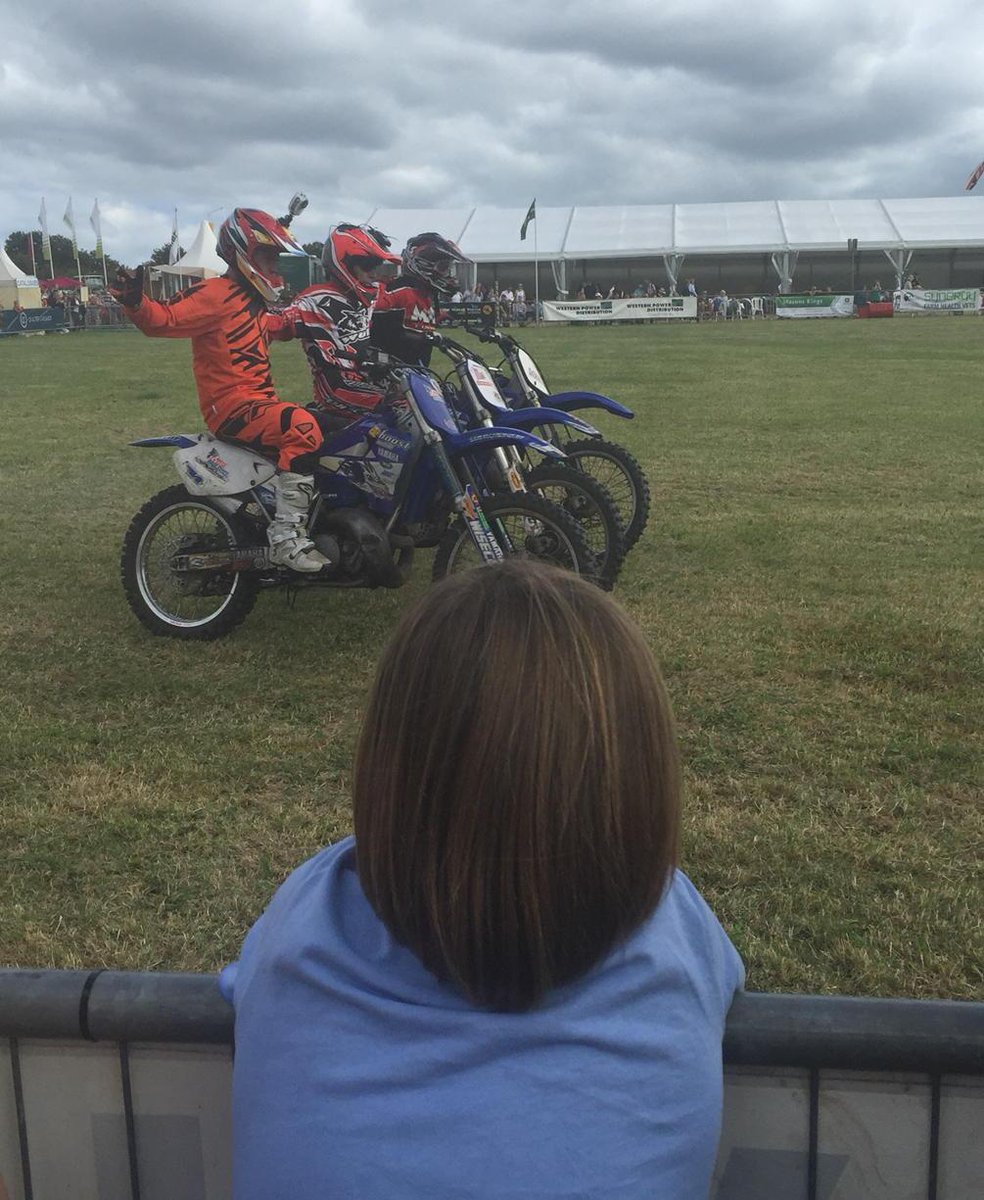 KirstieMAllsopp's tweet image. Learning how not to ride a bike at #HonitonShow