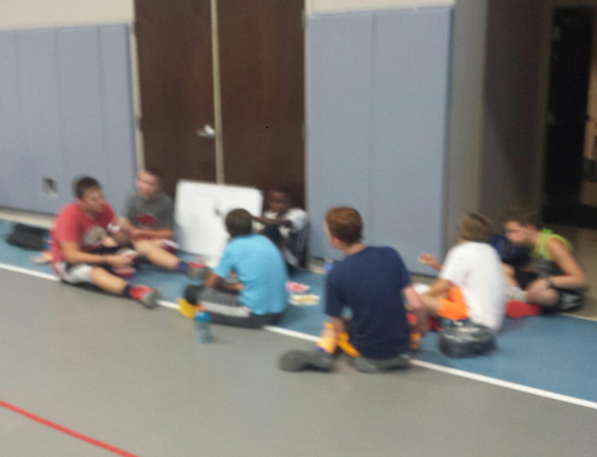 FLAMESBBALLCAMP's tweet photo. 1st Day.
Lunch time...
Campers Nathan,, Jeremy, Jonathan, Harrison, Hudson, Willoughby, and Stephen. http://t.co/jLmrYSisA9