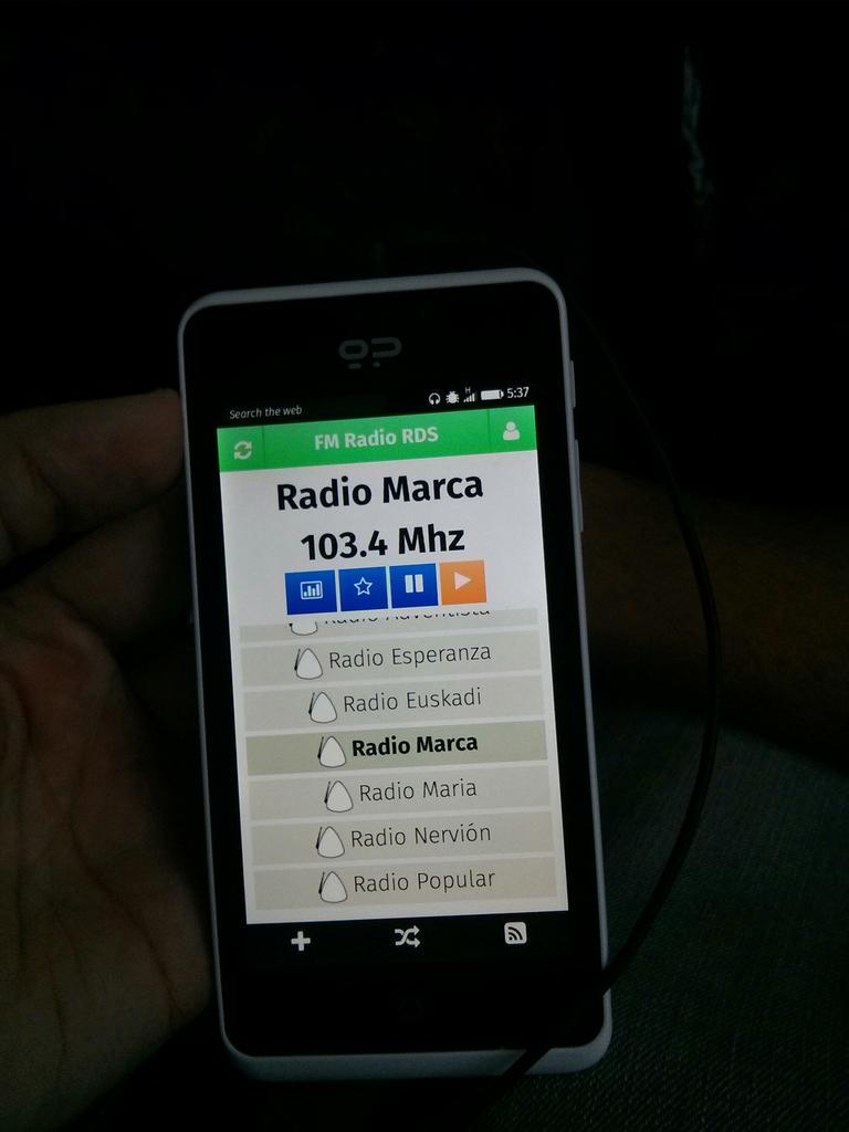 imagonbar's tweet photo. Escuchando el partido del @AthleticClub por la radio a través de la app @fmradiords 
#FMRadioRDS #athlive http://t.co/l3D5VSykZn