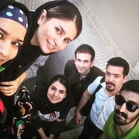 moniirre's tweet image. گروه فیلمی داریم که امروز اولین اکرانِ دورهمی مون بود #Matrix2
جای بقیه ی اعضای گروه که نتونستن بیان خالی