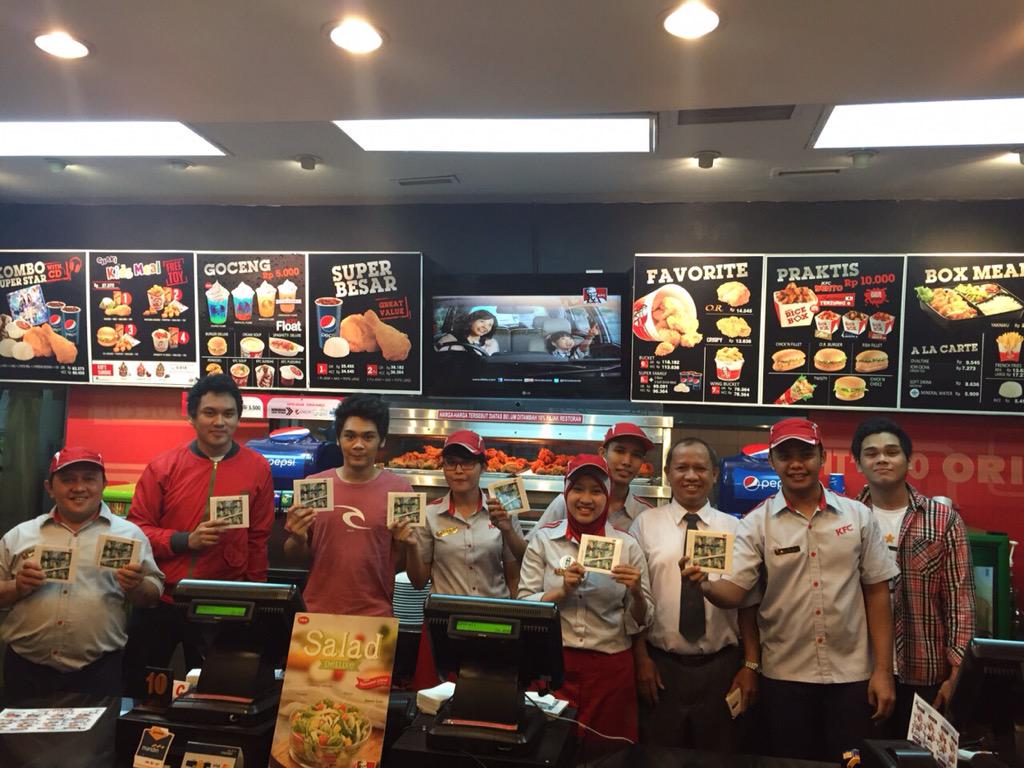 MadaEmmanuelle's tweet photo. Thankyou KFC Cinere Mall, Lebak Bulus, Bintaro Plaza - Anex untuk keseruan hari ini :D 

Cc: @KFCINDONESIA http://t.co/Urxa9tjywe