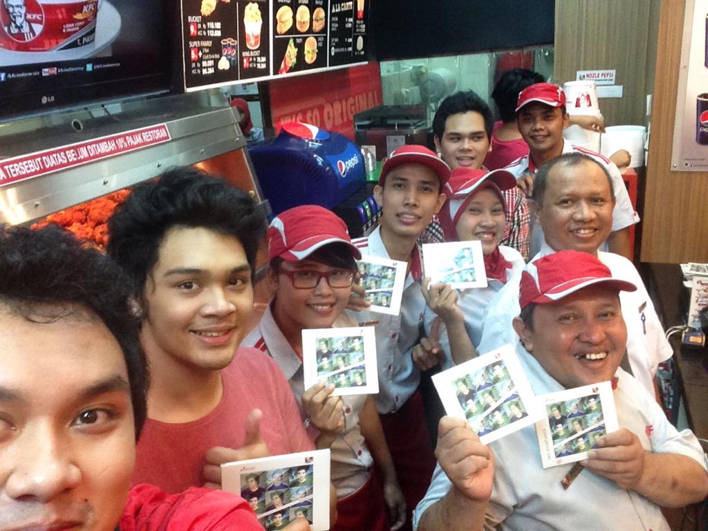 MadaEmmanuelle's tweet photo. Thankyou KFC Cinere Mall, Lebak Bulus, Bintaro Plaza - Anex untuk keseruan hari ini :D 

Cc: @KFCINDONESIA http://t.co/Urxa9tjywe
