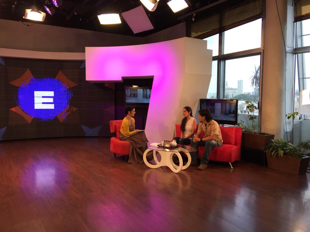 ElementosJTV's tweet photo. Están con nosotros Daniel Patiño y Julia Testa para invitarnos al teatro para niños y toda la familia #EstudioDiana http://t.co/66KvYVfFnq