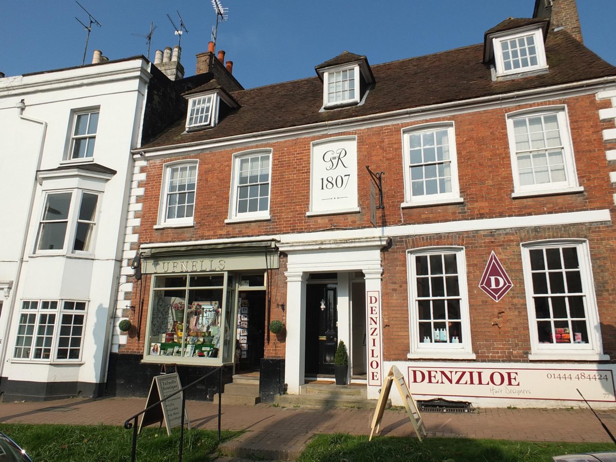 MarkRevillCo's tweet photo. SALE AGREED High Street, Lindfield
£415,000
Stunning Georgian listed apartment on 2 floors with private garden http://t.co/ESMSzWM4pt