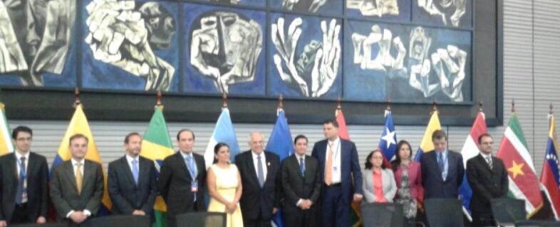 PNUDEcuador's tweet photo. Seminario alto nivel.en @unasur #quito ministros #ambiente #americasur @CMNUCC @Ambiente_Ec @UNDPLAC @pnud http://t.co/SUV7HVymkm