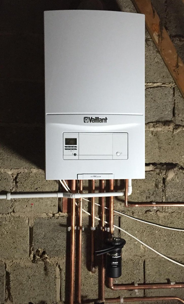 GregHerdman's tweet photo. @vaillantuk ecoTEC pro 28 done and dusted another happy customer with @ADEY_Pro @magnaclean #advance http://t.co/D2F8ZsQQ3a