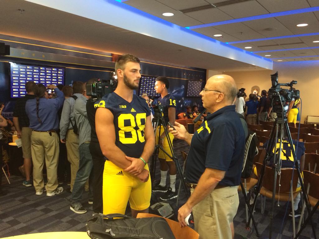 CLvV9uLWwAA-kc0.jpg:large