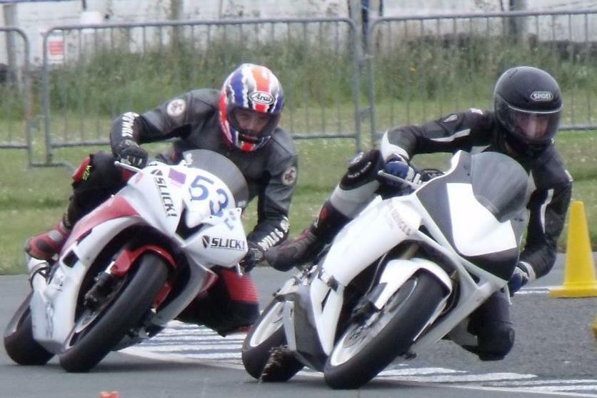 #ThrowbackThursday  first ever trackday at Jurby in 2011, <a href="/MallyOates/">Mally Oates</a> keeping a close eye! <a href="/Andreas_Racing/">Andreas Racing Assoc</a>