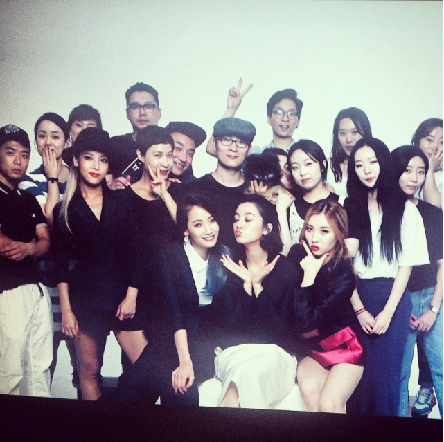 SunMiJjang1's tweet photo. Wonder Girls Ceci Photoshoot coming up! #원더걸스 #IFeelYou http://t.co/kEQlWNCnvR