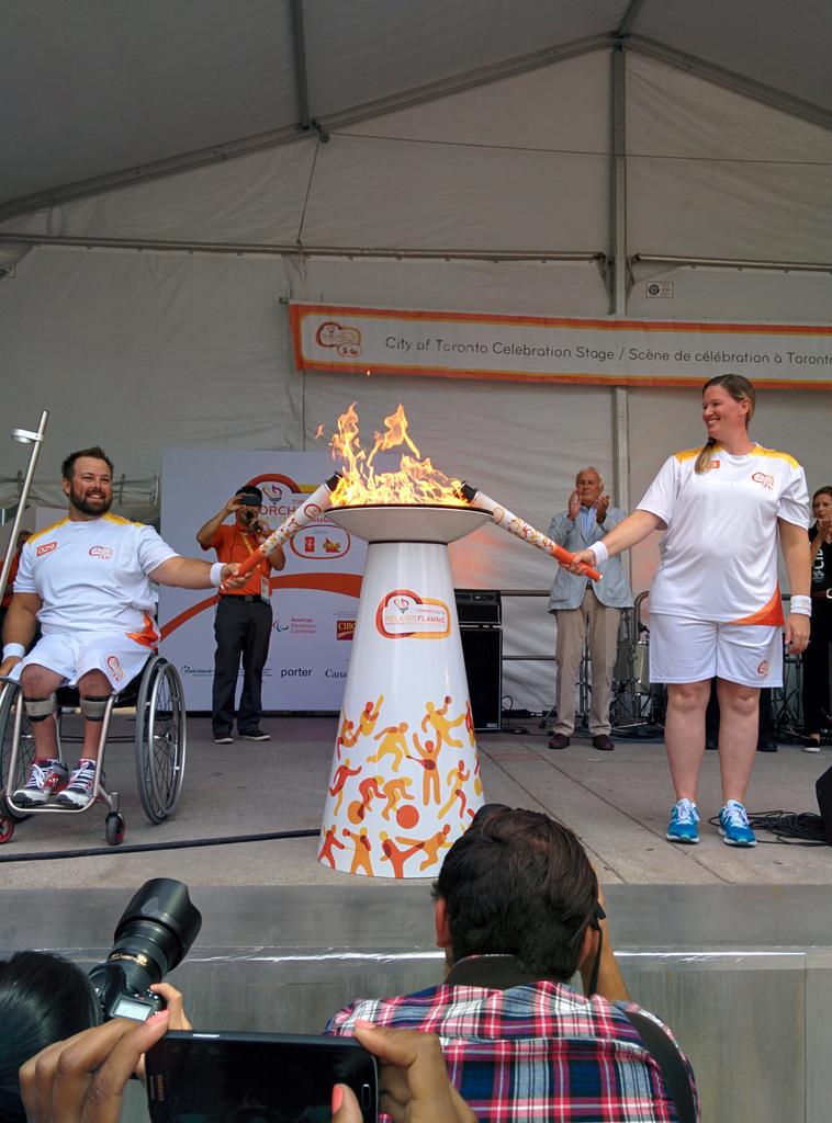 Torch Relay tweet media