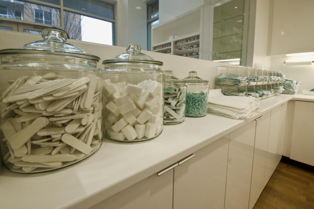 MiniLuxe's tweet image. Ask to see our #CleanLab! Our stores are immaculate, creating a comfortable place for you to relax. #cleanfreaks