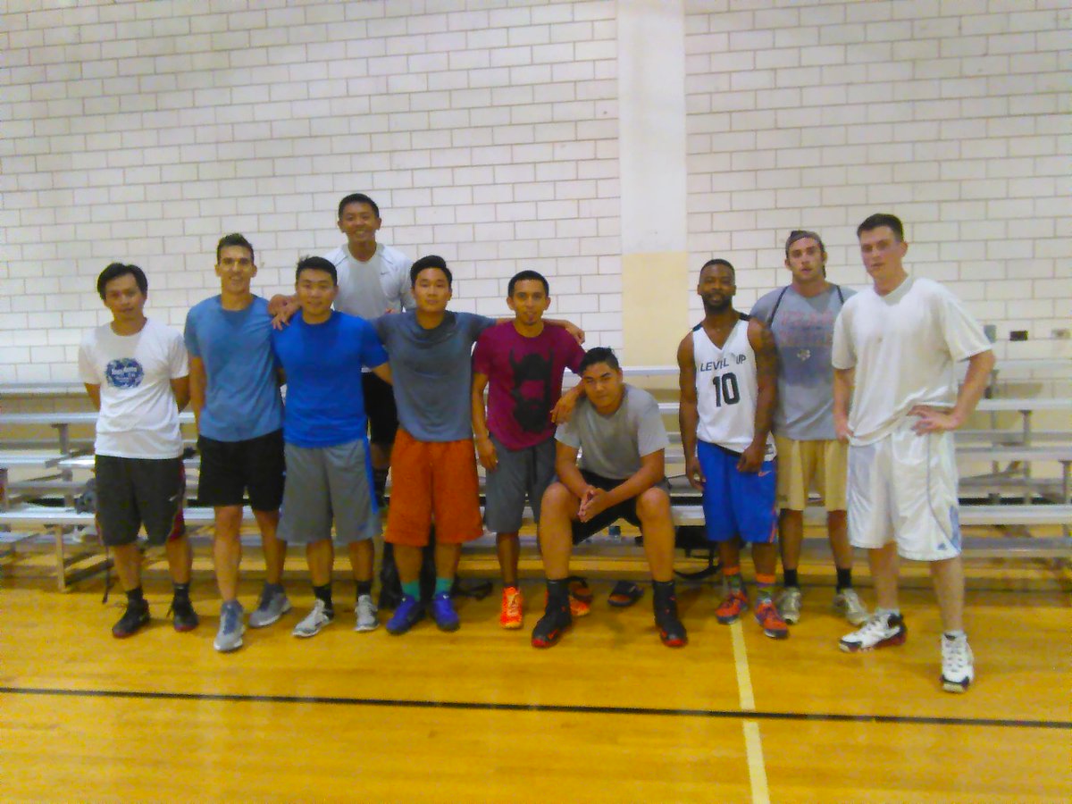 GrabaGameCHI's tweet photo. These guys can ball! #GrabAGame #PickupBasketball #Chicago Wanna Play? RSVP here: http://t.co/XxSbFobrZh http://t.co/okiqI4gz4D