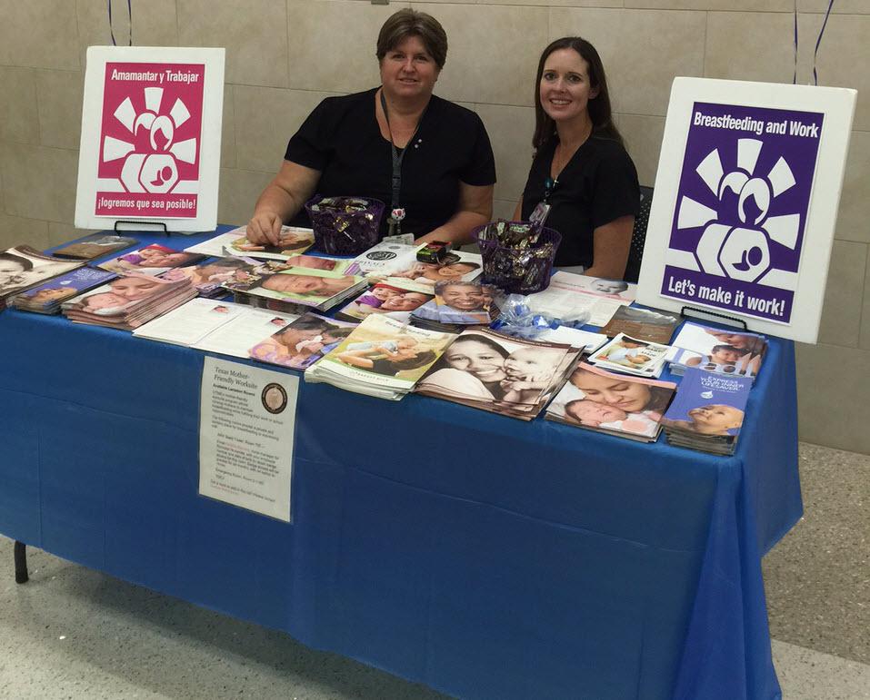 utmbhealth's tweet image. #UTMB lactation consultants Lea Ann Katz &amp;amp; Julia Tomlinson share info during #WorldBreastfeedingWeek. #LetsMakeItWork