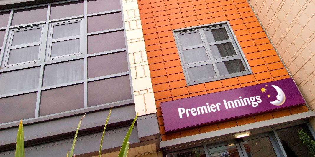 premierinn's tweet photo. They love getting out early, so our Trent Bridge hotel is now offering 'early check out' to Aussie guests. #Ashes2015 http://t.co/sxSEKpjQM6