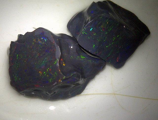 #kalimaya Rough BlackOpal Porselin not sempur, 2pcs semi jumbo, Cc: <a href="/AkikLovers/">Om jadoel</a> <a href="/akikindonesia/">Juragan Akik</a> <a href="/Gemstone_Indo/">Gemstone Nusantara</a>
